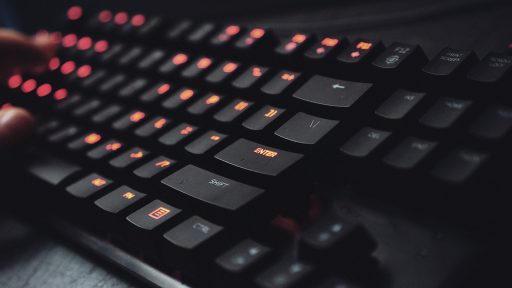 Trojaner droht, private Fotos ins Netz zu stellen